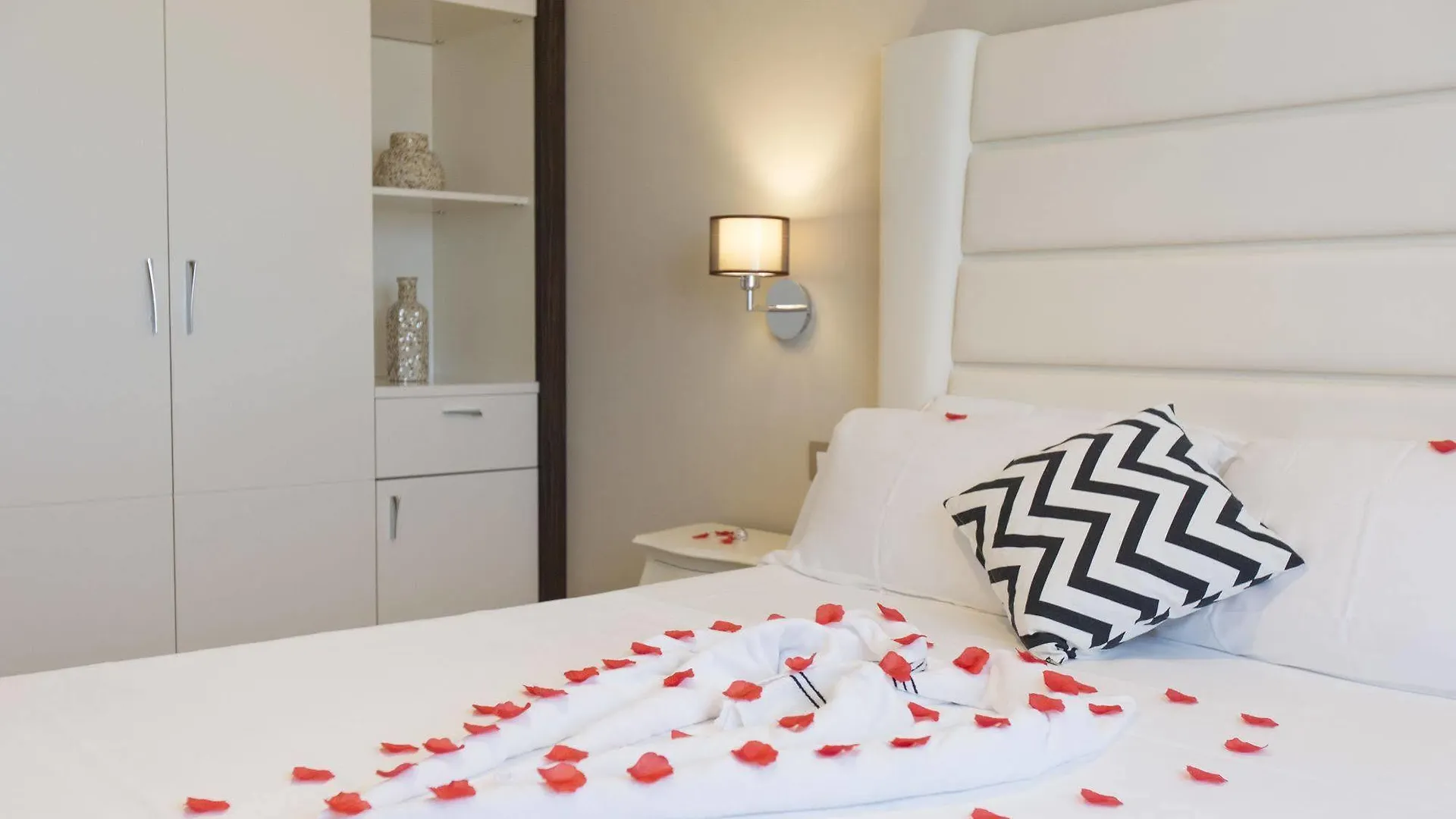 Nero D'Avorio Aparthotel & Spa Ρίμινι 4*,